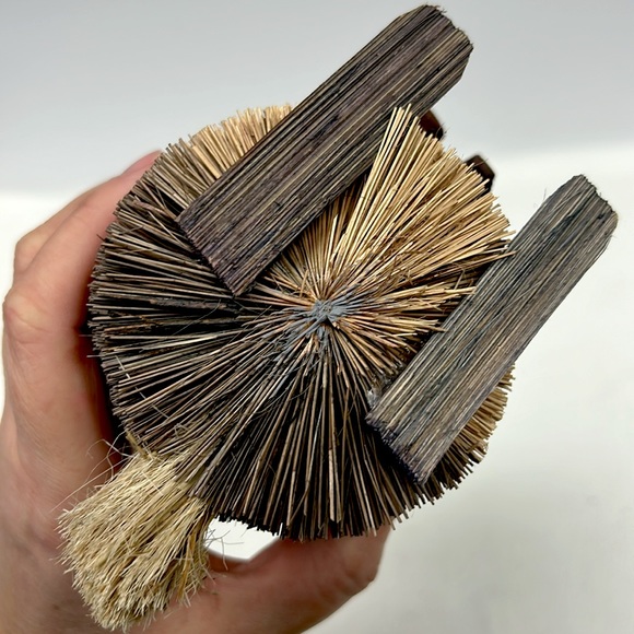 Retro style set of two bottle brush rabbit home/Easter decor - Picture 13 of 16